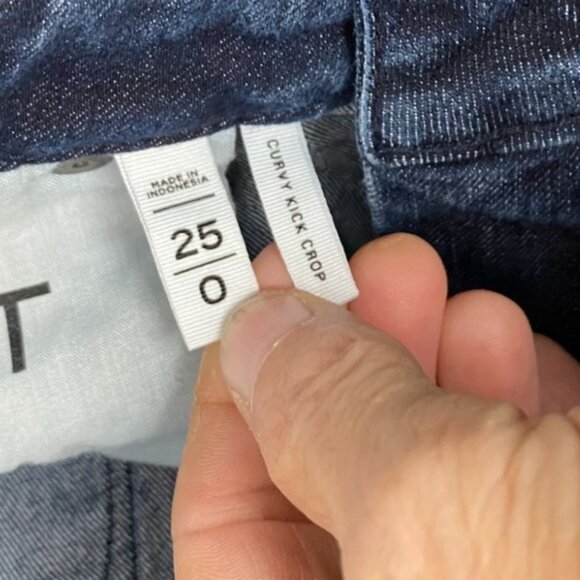 Ann Taylor Loft Woman's Jeans Size 25 Curvy Kick Crop Dark Wash Straight Leg - Picture 4 of 9